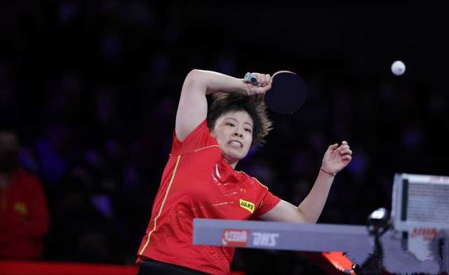 奏著称的东 奏著称的东