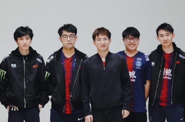 一名覆盖纵